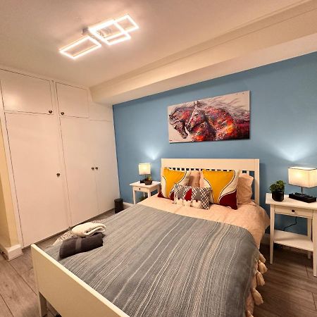 Posh 2-Bedroom, Living Room, Kitchen & 1.5 Bathroom London Exterior photo