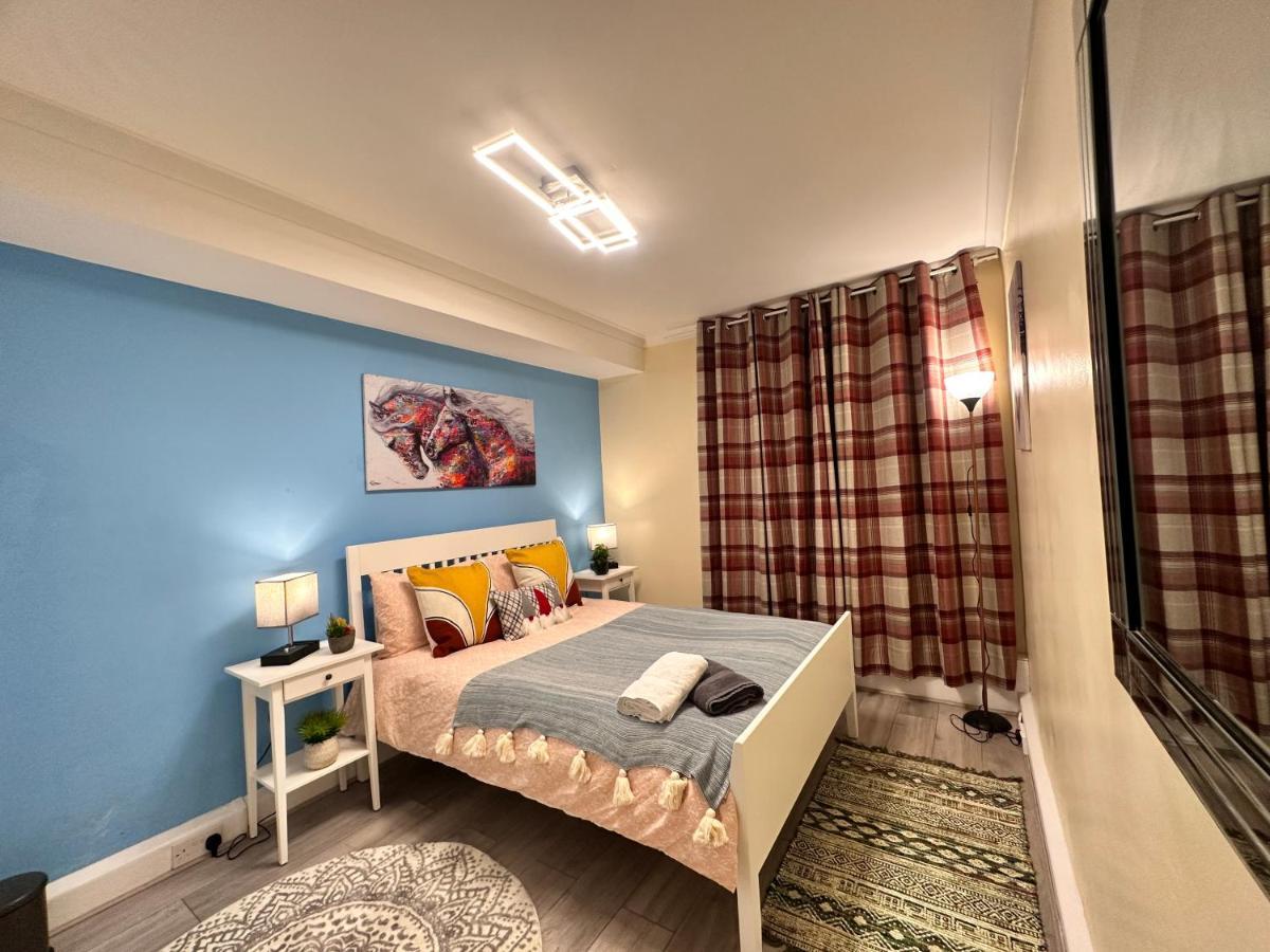 Posh 2-Bedroom, Living Room, Kitchen & 1.5 Bathroom London Exterior photo