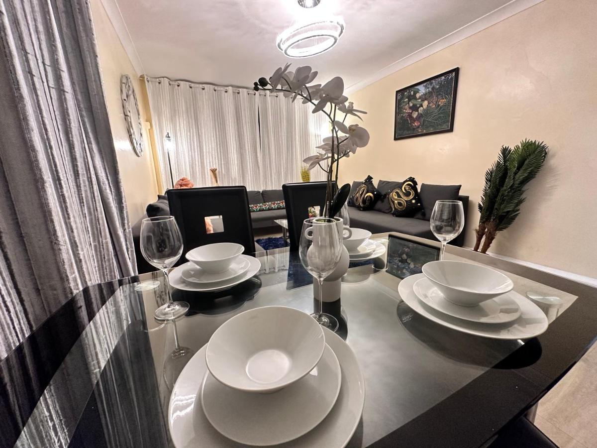 Posh 2-Bedroom, Living Room, Kitchen & 1.5 Bathroom London Exterior photo